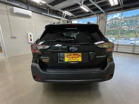 Used 2023 Subaru Outback Premium AWD/4WD image 4