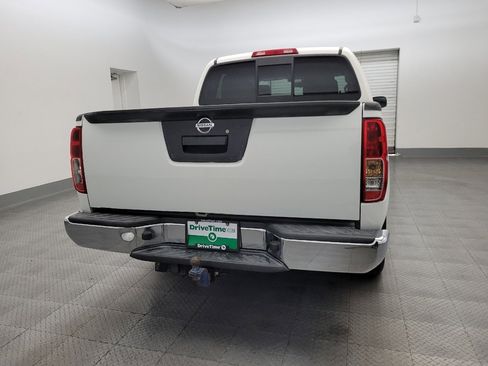 Used 2019 Nissan Frontier SV image 7