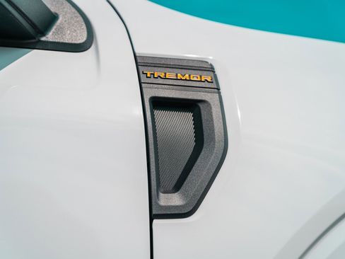 New 2025 Ford Maverick Tremor image 8