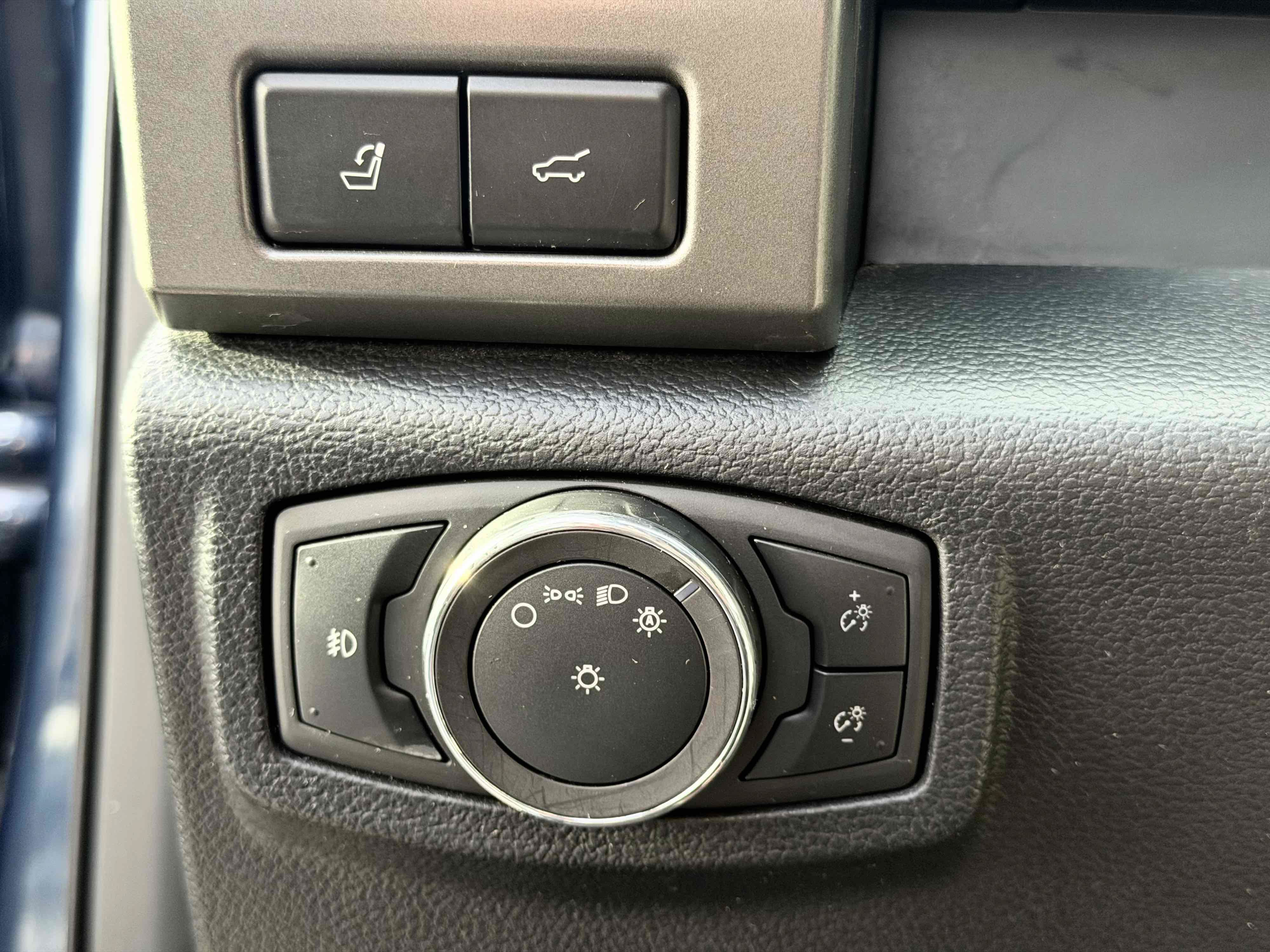 Used 2019 Ford Expedition XLT w/ Equipment Group 202A RWD image 36