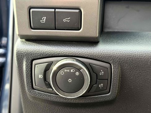 Used 2019 Ford Expedition XLT w/ Equipment Group 202A RWD image 36
