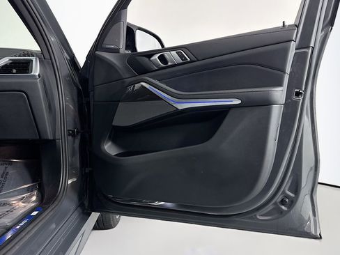 Used 2025 BMW X5 M60i w/ Executive Package image 23