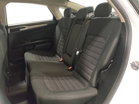Used 2020 Ford Fusion SE FWD image 18