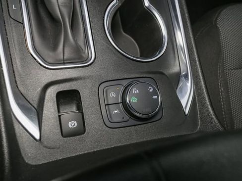 Used 2023 Chevrolet Traverse LT w/ Midnight/Sport Edition AWD/4WD image 29