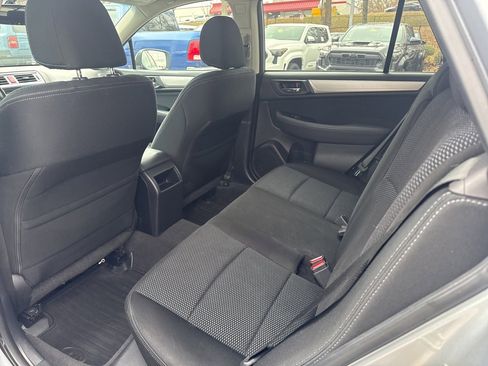 Used 2015 Subaru Outback 2.5i Premium image 6