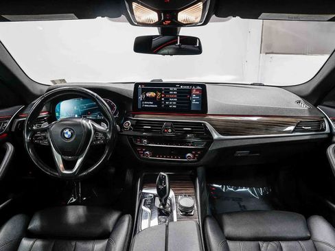 Used 2021 BMW 530i w/ Convenience Package RWD image 12
