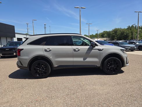 Certified 2023 Kia Sorento SX AWD/4WD image 9