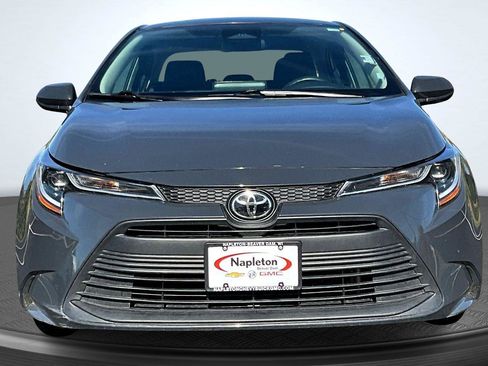Used 2023 Toyota Corolla LE image 3
