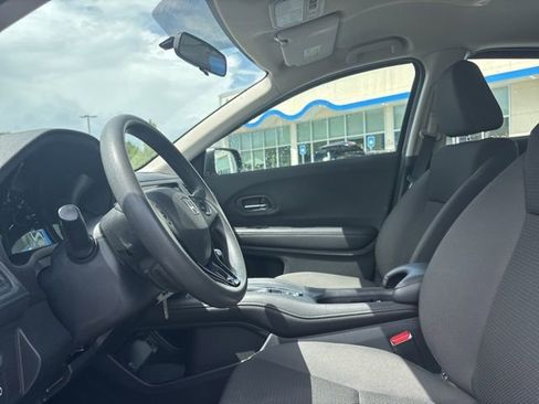 Used 2021 Honda HR-V LX image 11