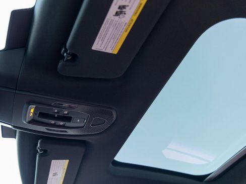 Certified 2024 Porsche Panamera image 29