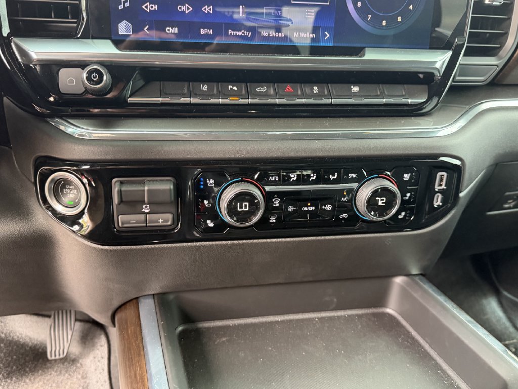 Used 2024 Chevrolet Silverado 3500 High Country w/ High Country Premium Package AWD/4WD image 29