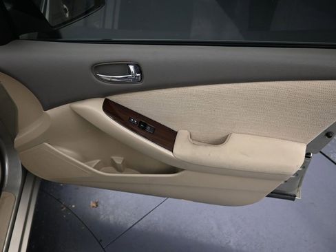 Used 2010 Nissan Altima 2.5 S w/ Premium Audio Pkg image 29