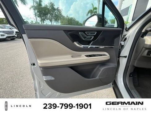 Used 2024 Lincoln Corsair FWD image 12