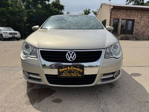 Used 2009 Volkswagen Eos Lux FWD image 2