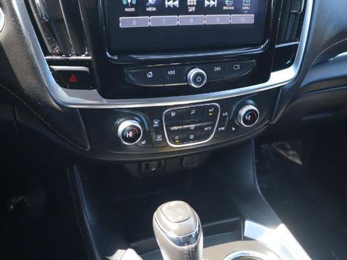 Used 2019 Chevrolet Traverse LT FWD image 22