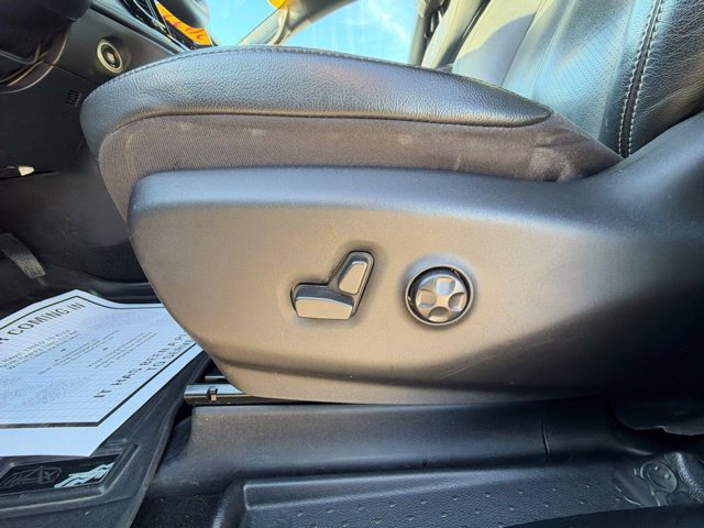 Used 2022 Chrysler Pacifica Touring-L w/ Uconnect Theater Family Group FWD image 12