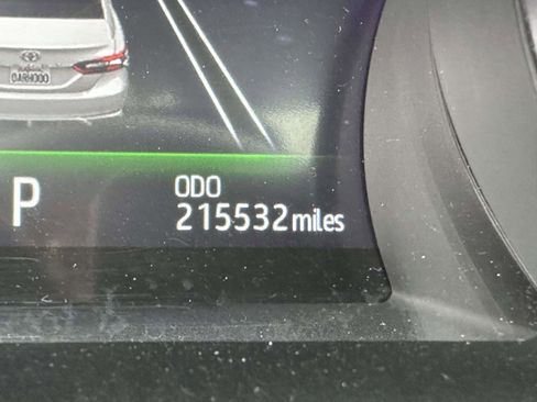 Used 2022 Toyota Camry SE w/ Cold Weather Package image 33