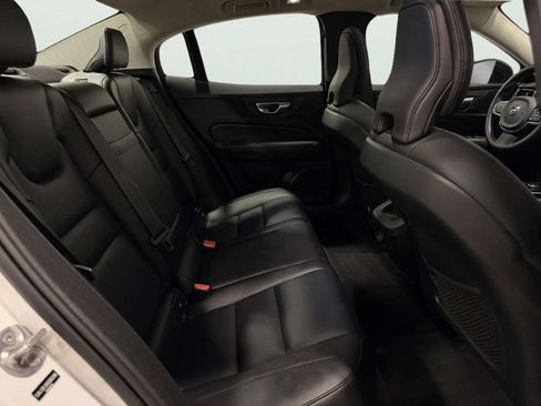 Used 2025 Volvo S60 B5 Core FWD image 21