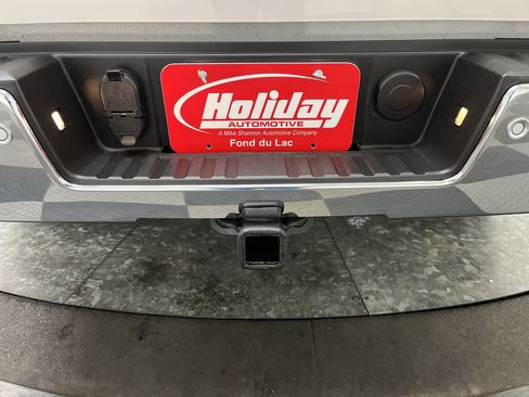 Used 2015 GMC Sierra 1500 SLT w/ SLT Crew Cab Value Package AWD/4WD image 33