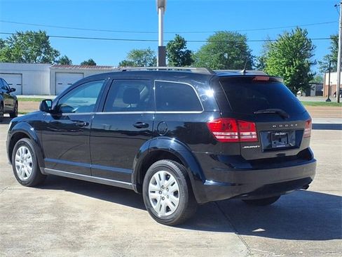 Used 2020 Dodge Journey SE w/ SE Popular Equipment Group image 3