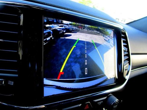 Used 2021 Jeep Grand Cherokee Limited w/ Premium Lighting Group AWD/4WD image 4