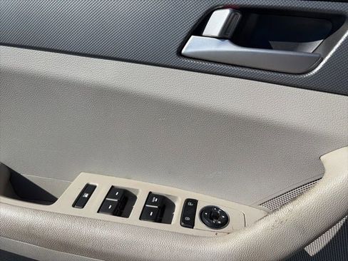 Used 2016 Hyundai Sonata SE w/ Cargo Package image 15