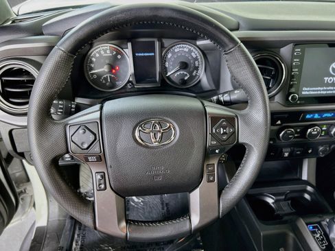 Used 2021 Toyota Tacoma TRD Sport w/ Technology Package AWD/4WD image 11