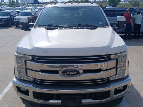 Used 2019 Ford F250 Lariat w/ Lariat Value Package image 3
