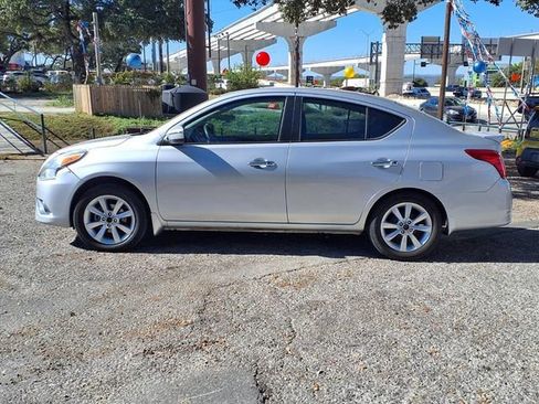 Used 2015 Nissan Versa FWD image 4