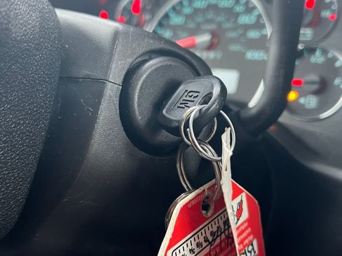 Used 2024 Chevrolet Express 2500 w/ Driver Convenience Package image 24