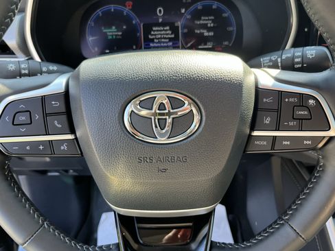 Certified 2024 Toyota Highlander Platinum AWD/4WD image 20