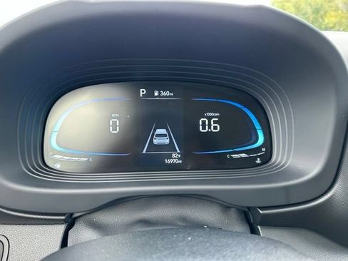 Used 2026 Hyundai Venue SE FWD image 15