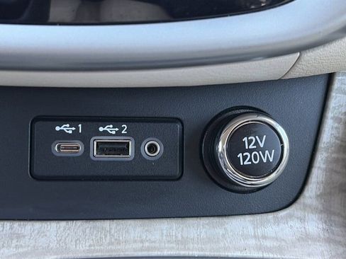 Certified 2024 Nissan Murano SV image 17