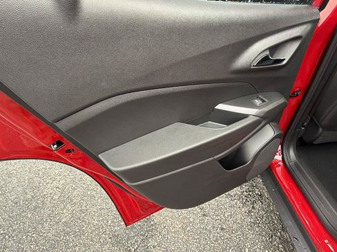 New 2026 Chevrolet Trax RS w/ Sunroof Package FWD image 20