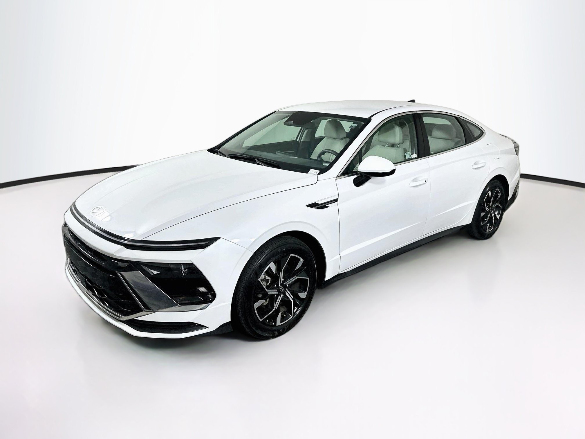 Used 2025 Hyundai Sonata SEL FWD image 3