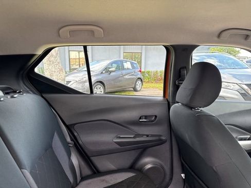 Used 2019 Nissan Kicks SV FWD image 14