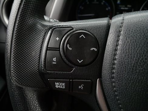 Used 2018 Toyota RAV4 LE w/ Carpet Mat Package FWD image 26