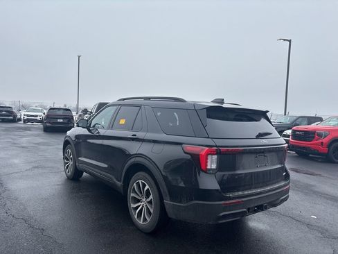 Used 2025 Ford Explorer ST-Line image 5