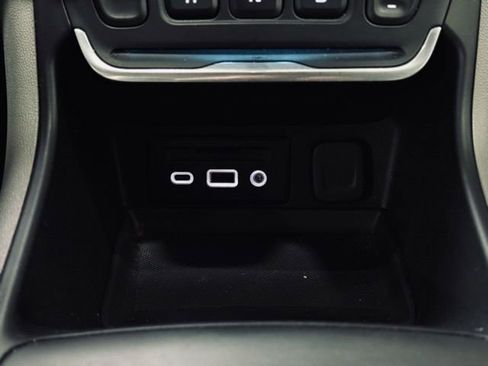 Used 2019 GMC Terrain SLT w/ Preferred Package image 32