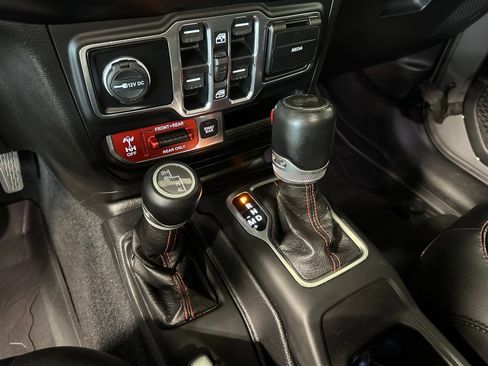 Used 2020 Jeep Wrangler Unlimited Rubicon AWD/4WD image 31