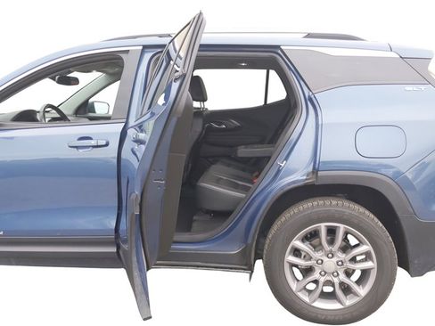 Used 2024 GMC Terrain SLT image 30