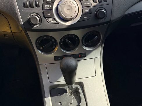 Used 2011 MAZDA MAZDA3 i Sport FWD image 12