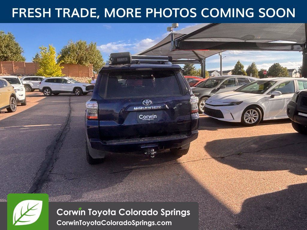 Used 2017 Toyota 4Runner SR5 AWD/4WD image 8
