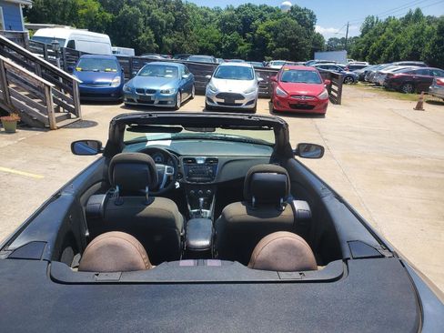 Used 2012 Chrysler 200 Touring FWD image 7
