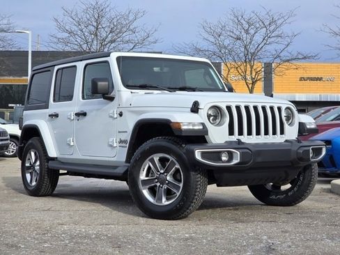 Used 2020 Jeep Wrangler Unlimited Sahara image 2