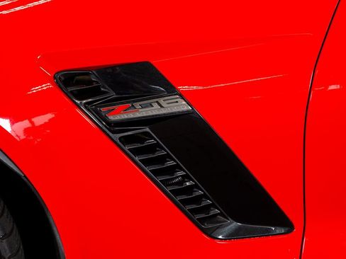 Used 2018 Chevrolet Corvette Z06 RWD image 25