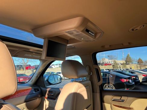 Used 2013 Chevrolet Suburban LTZ image 20