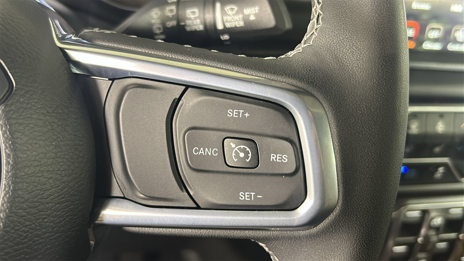 Used 2023 Jeep Wrangler Unlimited Sahara w/ Cold Weather Group AWD/4WD image 21