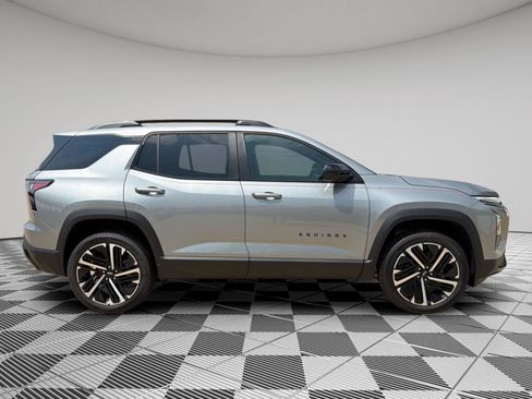 New 2026 Chevrolet Equinox RS w/ Convenience Package III FWD image 6