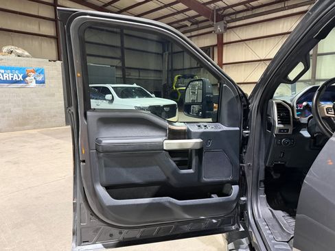 Used 2022 Ford F350 Lariat AWD/4WD image 11
